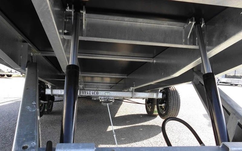 Remolque de plataforma LIDER con ruedas debajo – PTAC: 3500 kg – 2 ejes con freno – 506 x 215 cm - Imagen 4